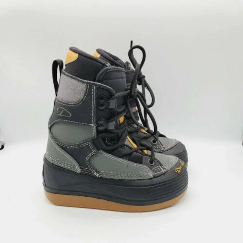Dee Luxe Boys Snowboarding Boots Size US‎ 210